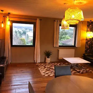 logements-chaleureux-dans-maison-avec-piscine-a-35-min-de-lyon.hotels-rhonealpes.com/